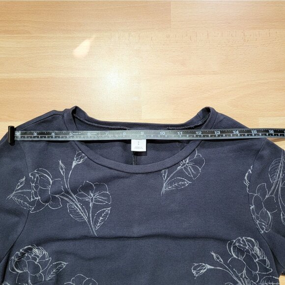 Old Navy Short Sleeve Gray Floral Knit Tee Shirt Dress | Size: SP - Picture 9 of 14